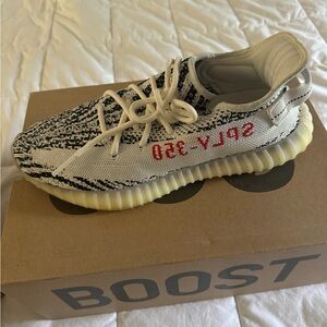 Adidas Yeezy Boost 350 V2 Box